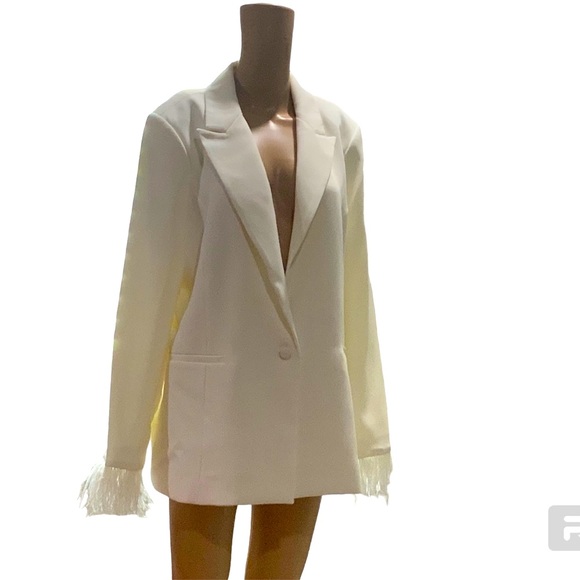 Feather Cuff Accents Gibson Latimer NWT Cream/white Evening Women’s Jack… - Picture 1 of 13